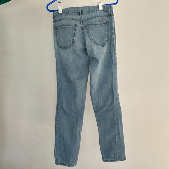 Eddie Bauer Slim Boyfriend Embroidered Patch Knee Jeans - Picture 2 of 4